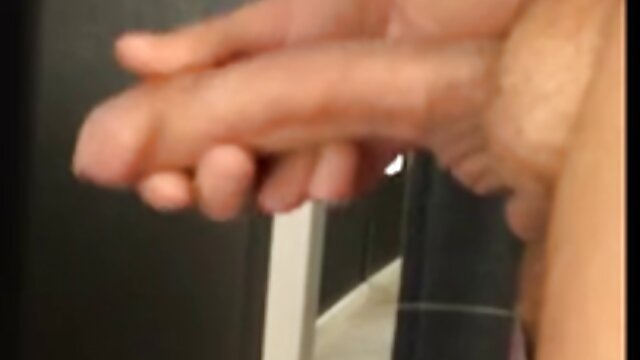 స్పోర్టి వాలీబాల్ ప్లేయర్ తెలుగు సెక్స్ వీడియోస్ కమింగ్ అవెరి బ్రూక్స్ తన తడి పుస్సీని చూపిస్తుంది