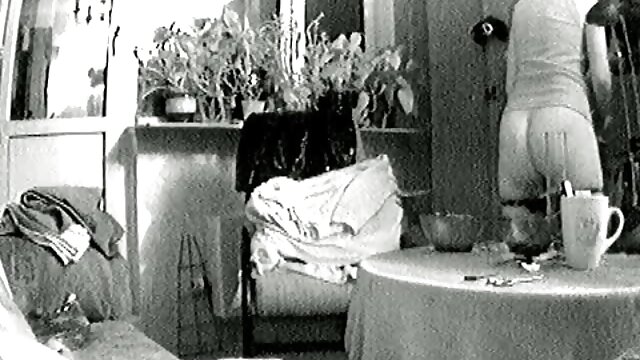 సెక్సీ బేబ్ వెరోనా తెలుగు హాట్ సెక్స్ వీడియోస్ స్కై ఇష్టమైన సెక్స్ టాయ్‌తో మలద్వారం మరియు పుస్సీని హస్తప్రయోగం చేస్తోంది